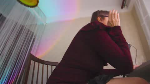 Snapshot of badwebcamgirl chatting on December 19, 10:24 am engely online show from December 19, 10:24 am