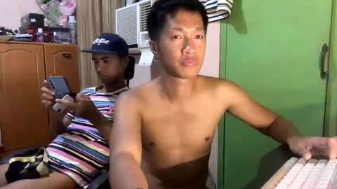 baggage00 online show from April 5, 9:50 am