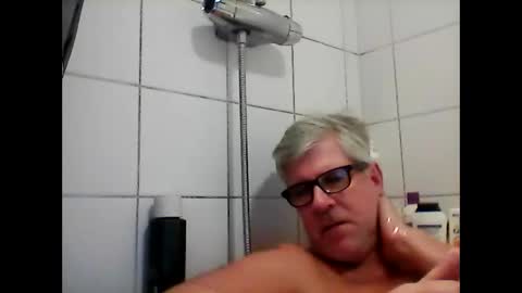 baggelina75 online show from December 5, 6:00 pm