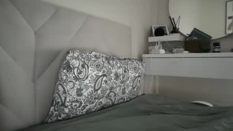 bagvag0 online show from March 7, 1:41 pm