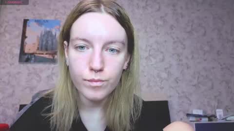 Snapshot of baiambel_mi chatting on November 18, 7:29 pm holly online show from November 18, 7:29 pm