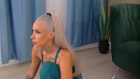 bailey_rush online show from October 14, 2:40 pm