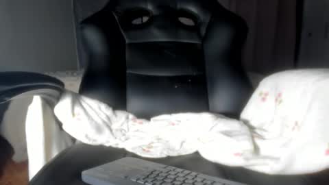 IM BAILEY online show from December 16, 8:08 am