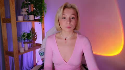 Elly online show from April 17, 10:51 am