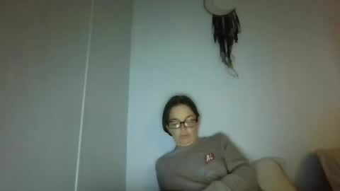 Snapshot of bamacpl80 chatting on June 18, 12:44 am bamacpl80 online show from June 18, 12:44 am