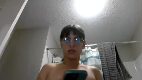 Snapshot of bambibubbless chatting on August 6, 1:40 am bambibubbless online show from August 6, 1:40 am
