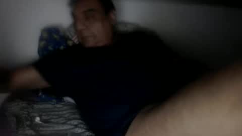 Snapshot of bambino6060 chatting on June 10, 6:12 am bambino6060 online show from June 10, 6:12 am