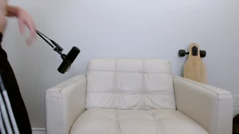 bananacurvesleft online show from June 7, 6:17 am