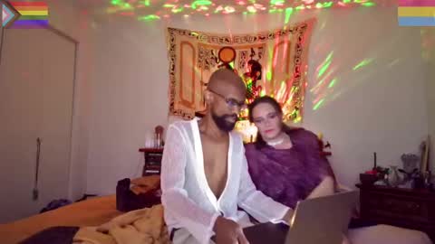 Snapshot of bandohusbando chatting on December 10, 1:32 am Bando Husbando online show from December 10, 1:32 am