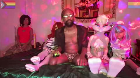 Snapshot of bandohusbando chatting on February 5, 5:30 am Bando Husbando online show from February 5, 5:30 am