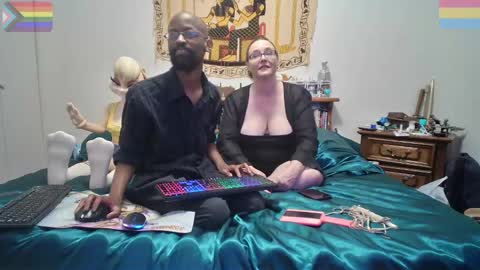 Snapshot of bandohusbando chatting on September 27, 2:27 am Bando Husbando online show from September 27, 2:27 am