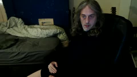 Snapshot of bangintoleather chatting on June 13, 2:42 am bangintoleather online show from June 13, 2:42 am