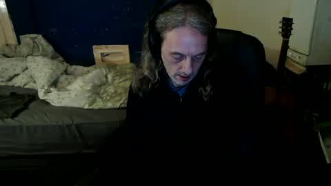Snapshot of bangintoleather chatting on June 14, 2:24 am bangintoleather online show from June 14, 2:24 am