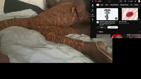 Snapshot of bankofchell chatting on March 27, 7:14 am Chelly online show from March 27, 7:14 am