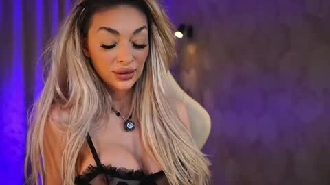 Snapshot of barbaramonn_ chatting on April 21, 3:50 pm Ana online show from April 21, 3:50 pm