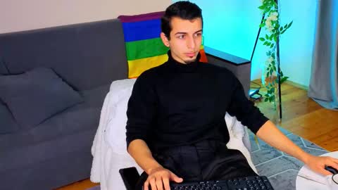 Snapshot of barbarboss chatting on December 3, 7:27 am John online show from December 3, 7:27 am