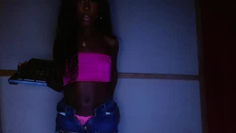 Snapshot of barbie969116 chatting on February 12, 5:02 am barbie969116 online show from February 12, 5:02 am