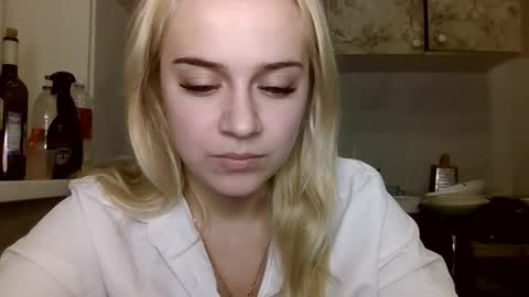 barbie___girl online show from February 13, 7:21 pm