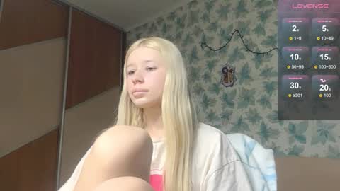 Snapshot of barbie_angel_ chatting on March 17, 3:59 pm Barbie online show from March 17, 3:59 pm