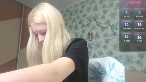 Snapshot of barbie_angel_ chatting on March 18, 1:03 pm Barbie online show from March 18, 1:03 pm