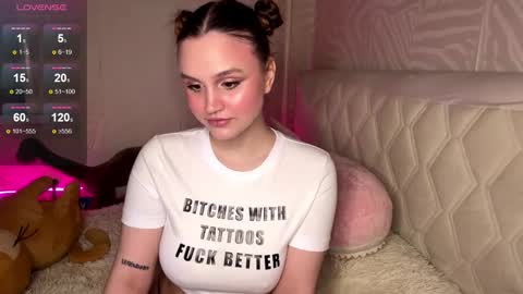 Snapshot of barbie_charm_ chatting on February 19, 8:05 pm Rina online show from February 19, 8:05 pm