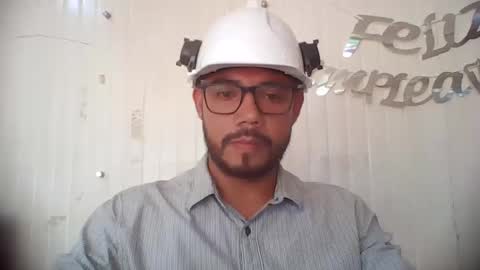 Independ Model online show from December 16, 4:45 pm