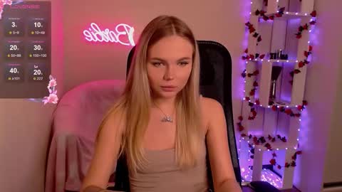 Snapshot of barbie_lillie chatting on December 20, 4:41 am Lilli 3 online show from December 20, 4:41 am