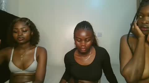 queen online show from October 20, 8:09 pm