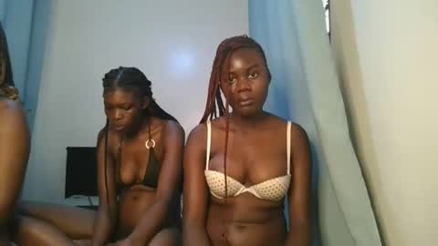 queen online show from November 25, 1:33 pm