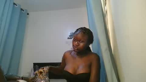 queen online show from March 16, 9:13 am