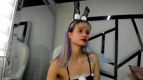 Snapshot of barbieambarx chatting on October 28, 1:58 pm Barbie online show from October 28, 1:58 pm