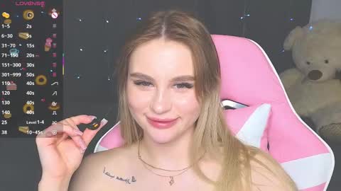 Snapshot of barbieee_doll chatting on April 30, 8:57 pm Eva online show from April 30, 8:57 pm