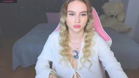 Snapshot of barbieee_doll chatting on May 13, 4:59 pm Eva online show from May 13, 4:59 pm