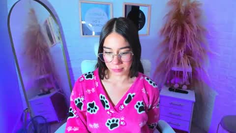 Snapshot of barbiegirl___ chatting on February 10, 9:36 am barbiegirl___ online show from February 10, 9:36 am