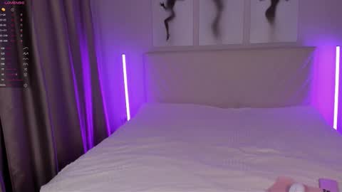  Emma online show from November 23, 6:52 pm