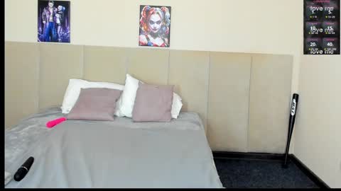 Snapshot of barbiemuscle1 chatting on December 15, 1:02 am Barbie online show from December 15, 1:02 am