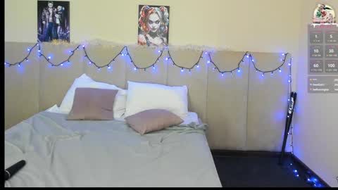 Snapshot of barbiemuscle1 chatting on December 22, 12:16 pm Barbie online show from December 22, 12:16 pm