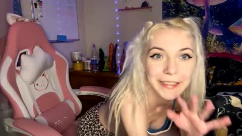 barbieswrld_420 online show from November 16, 3:01 am