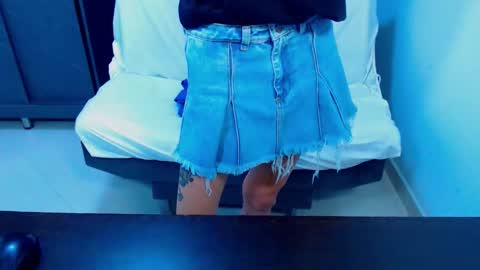 Snapshot of barby_jones25 chatting on February 25, 12:26 pm Barby online show from February 25, 12:26 pm