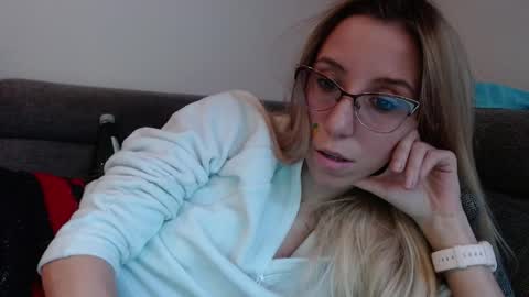 Lena online show from April 18, 5:28 pm