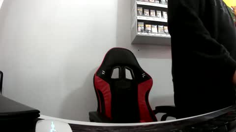 Snapshot of baros741 chatting on May 3, 7:14 am baros741 online show from May 3, 7:14 am