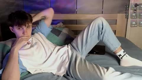 Snapshot of barrett_terrs chatting on October 13, 2:33 am Barr online show from October 13, 2:33 am