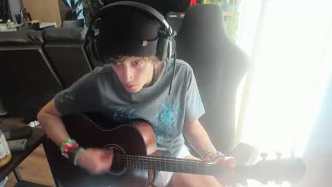 Snapshot of bashful4200 chatting on February 15, 8:05 pm ryan online show from February 15, 8:05 pm