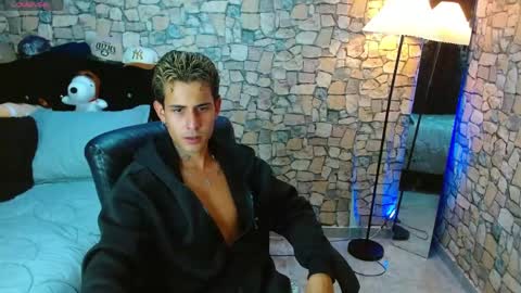 Bastian online show from April 18, 8:42 pm