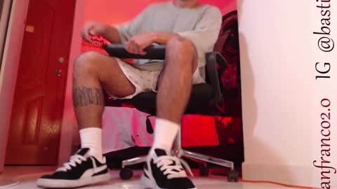 Bastian Independent Model online show from December 12, 5:26 pm