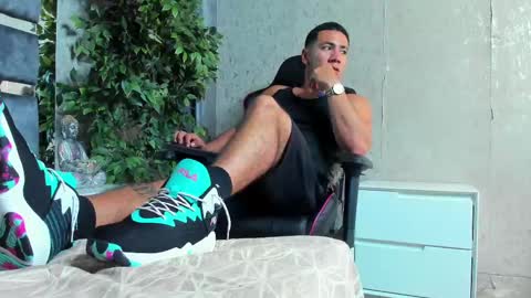 Bastian Independent Model online show from October 5, 1:15 am