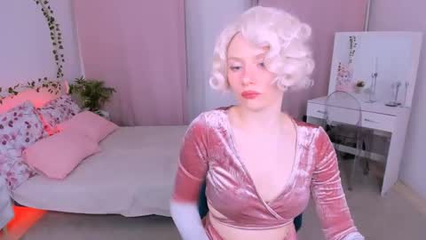 Snapshot of bat_laughing_bat chatting on May 5, 11:29 am Ask me online show from May 5, 11:29 am