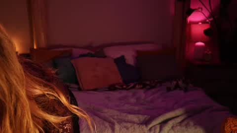 BATTLE BLONDE online show from September 29, 3:33 am