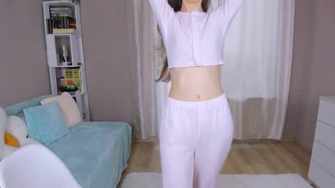 Snapshot of bb_lourels_ chatting on February 7, 12:09 pm Lourel I will be here on and online show from February 7, 12:09 pm