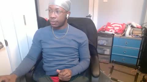 Snapshot of bbc_elrey chatting on February 18, 6:15 pm Racks online show from February 18, 6:15 pm